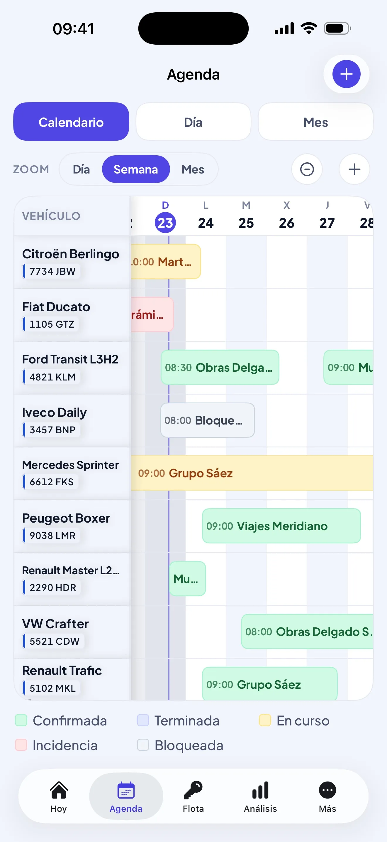 App de Vekta en iPhone: agenda semanal por vehículo con reservas y bloqueos